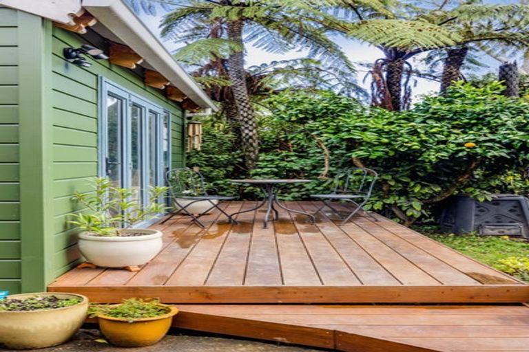 Photo of property in 20 Heaphy Street, Westown, New Plymouth, 4310