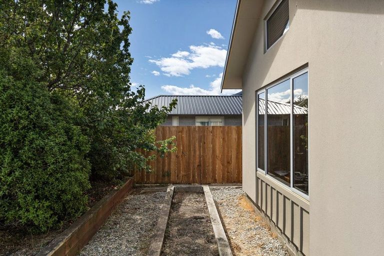 Photo of property in 1 Mcivor Lane, Lake Hayes, Queenstown, 9304