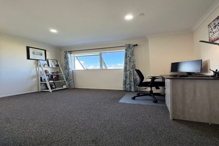 Photo of property in 4c Bill Phillip Place, Clendon Park, Auckland, 2103