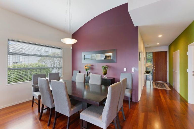 Photo of property in 110 Winara Avenue, Waikanae, 5036