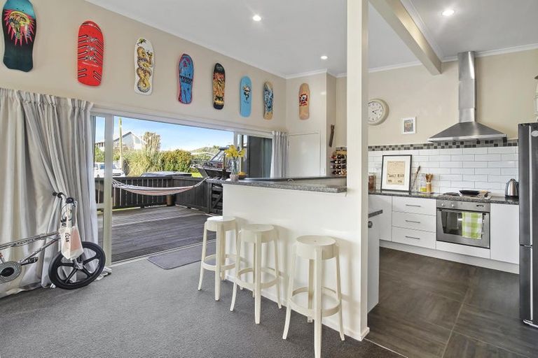 Photo of property in 9 Keven Road, Clarks Beach, Pukekohe, 2679