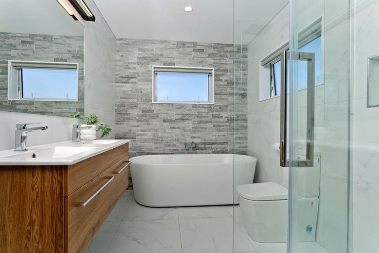 Photo of property in 29a Normanton Street, Glenfield, Auckland, 0629