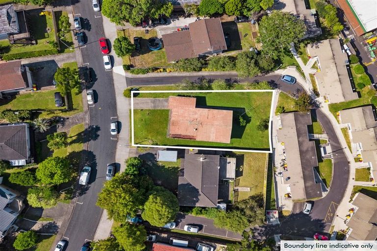 Photo of property in 12 Cockayne Crescent, Sunnynook, Auckland, 0620