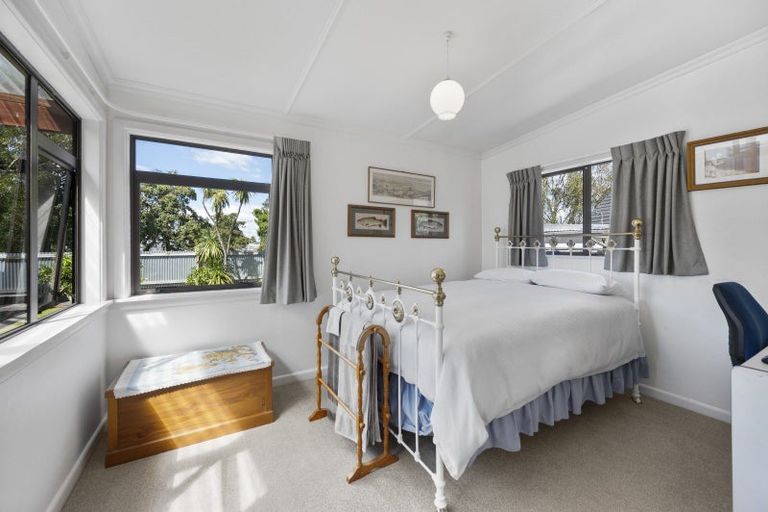 Photo of property in 18 Logan Avenue, Marewa, Napier, 4110