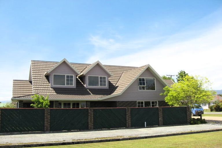 Photo of property in 21 Queen Street, Westport, 7825