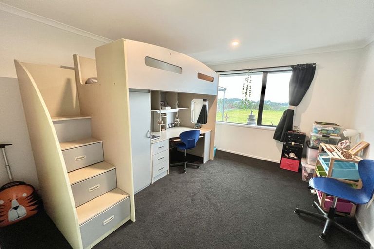 Photo of property in 10 Takutai Terrace, Ruatapu, 7883