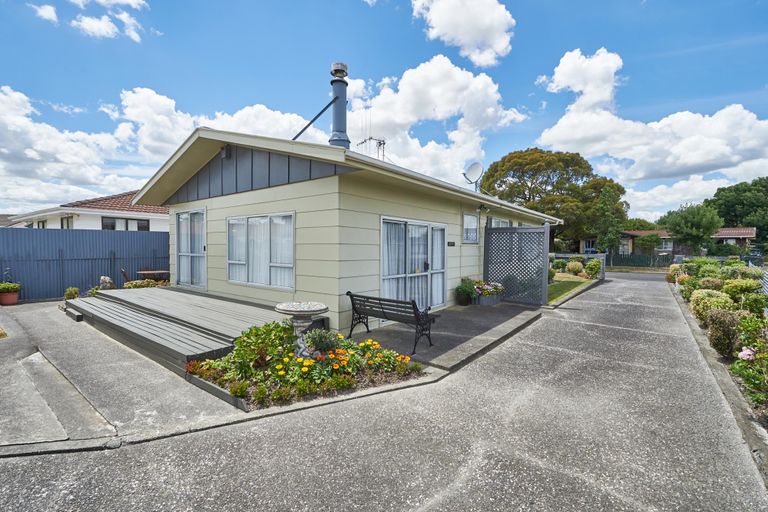 Photo of property in 55 Acacia Street, Kelvin Grove, Palmerston North, 4414