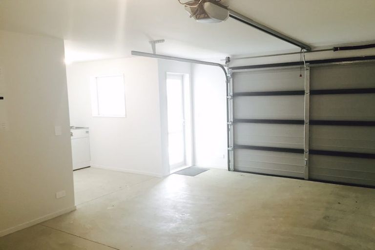 Photo of property in 53 Seymour Road, Sunnyvale, Auckland, 0612