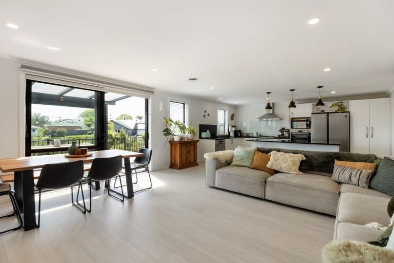 Photo of property in 18 Te Tiireke Drive, Glenview, Hamilton, 3206