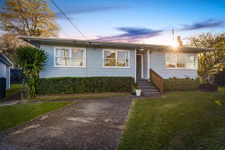 Photo of property in 1/86 Tirimoana Road, Te Atatu South, Auckland, 0602