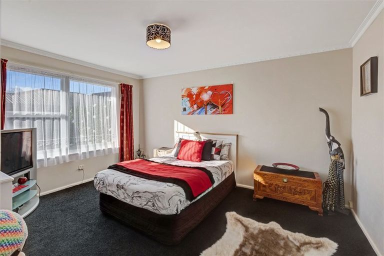 Photo of property in 2/7 Curletts Road, Sockburn, Christchurch, 8042