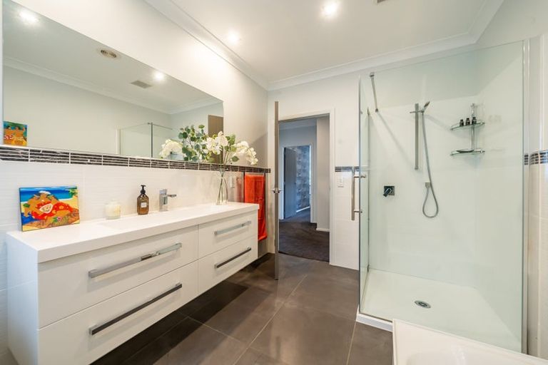 Photo of property in 19 Flotilla Place, Whitby, Porirua, 5024