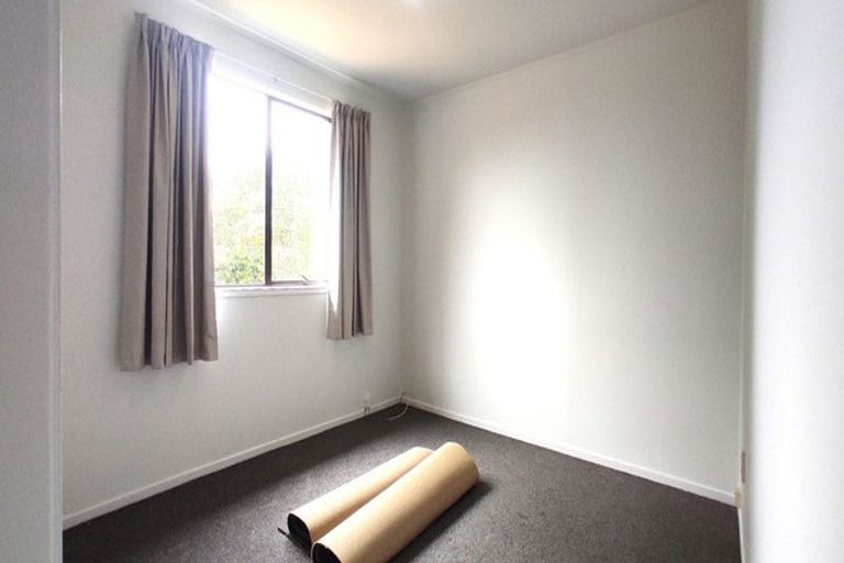 Photo of property in 15 Hydra Place, Glen Eden, Auckland, 0602