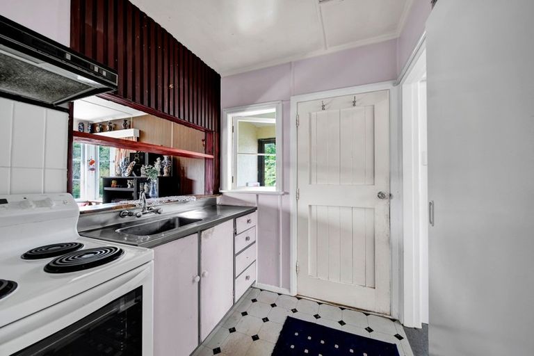 Photo of property in 81a Seaview Road, Westown, New Plymouth, 4310