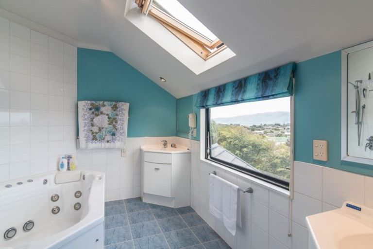 Photo of property in 7 Sunset Terrace, Waikanae Beach, Waikanae, 5036