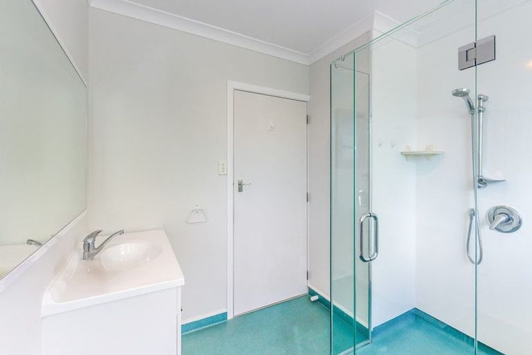 Photo of property in 37 Mazengarb Road, Paraparaumu Beach, Paraparaumu, 5032