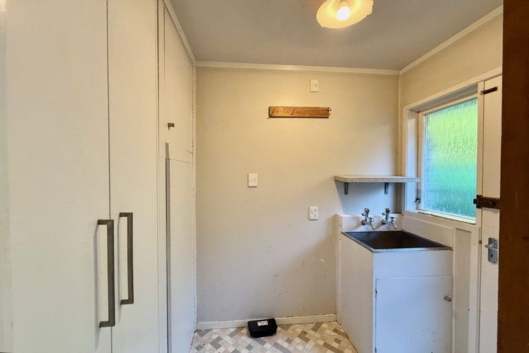 Photo of property in 1/404 Glenfield Road, Glenfield, Auckland, 0629