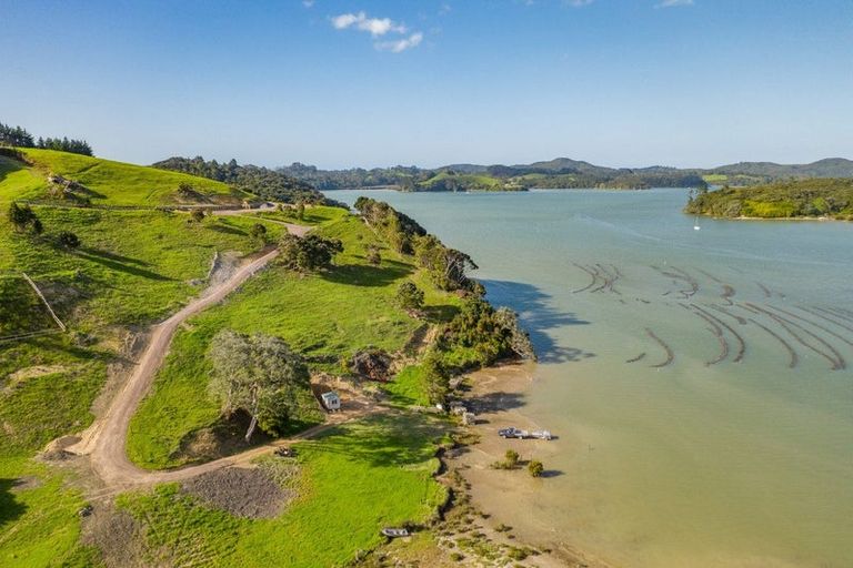 Photo of property in 114a Ranui Road, Karetu, 0283