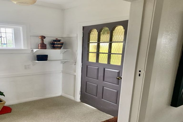 Photo of property in 69 Domett Street, Opunake, 4616