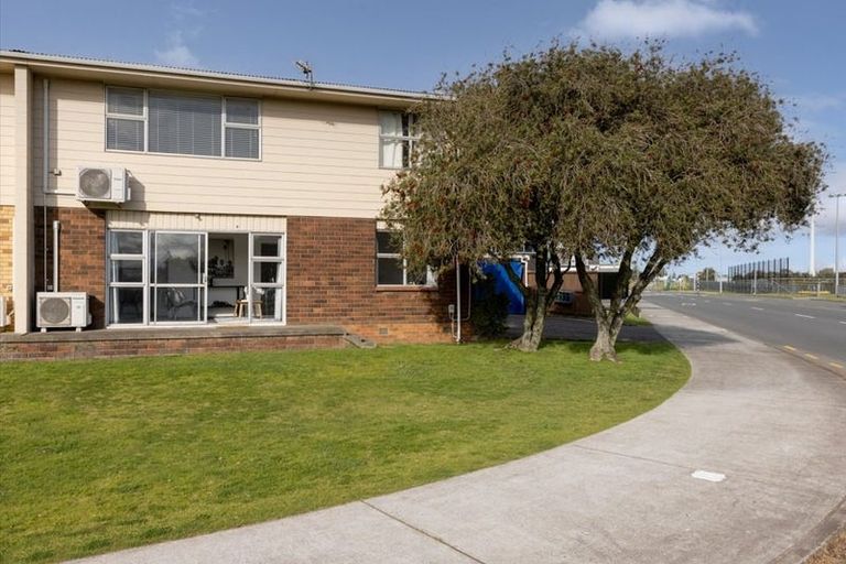 Photo of property in 4/41 Kawaka Street, Mount Maunganui, 3116