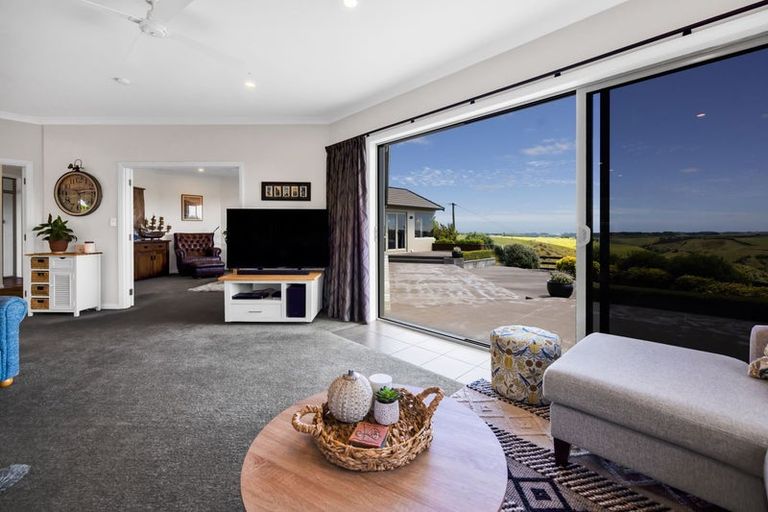 Photo of property in 355 Ngawhini Road, Hawera, 4674