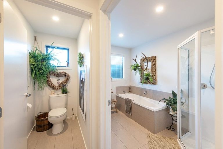 Photo of property in 122 Rob Roy Lane, Wanaka, 9305