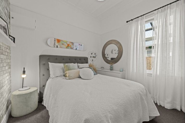 Photo of property in 410 Featherston Street, Palmerston North, 4414