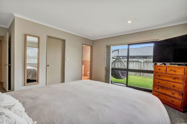 Photo of property in 2 Reremoana Close, Hawera, 4610