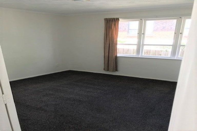 Photo of property in 39 Vera Road, Te Atatu South, Auckland, 0610