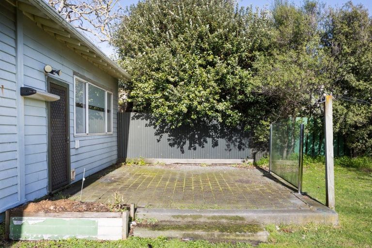 Photo of property in 1 Lena Place, Foxton, 4814