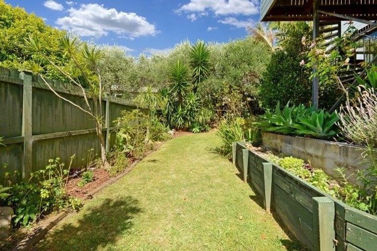 Photo of property in 1/37 Rangitoto Terrace, Milford, Auckland, 0620