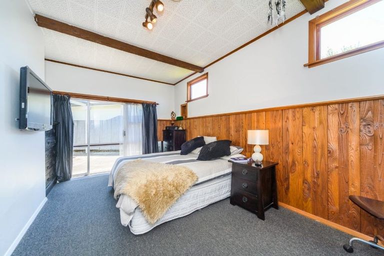 Photo of property in 138 Ruamahanga Crescent, Terrace End, Palmerston North, 4410