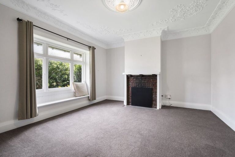 Photo of property in 11 Lyndhurst Street, Takaro, Palmerston North, 4412