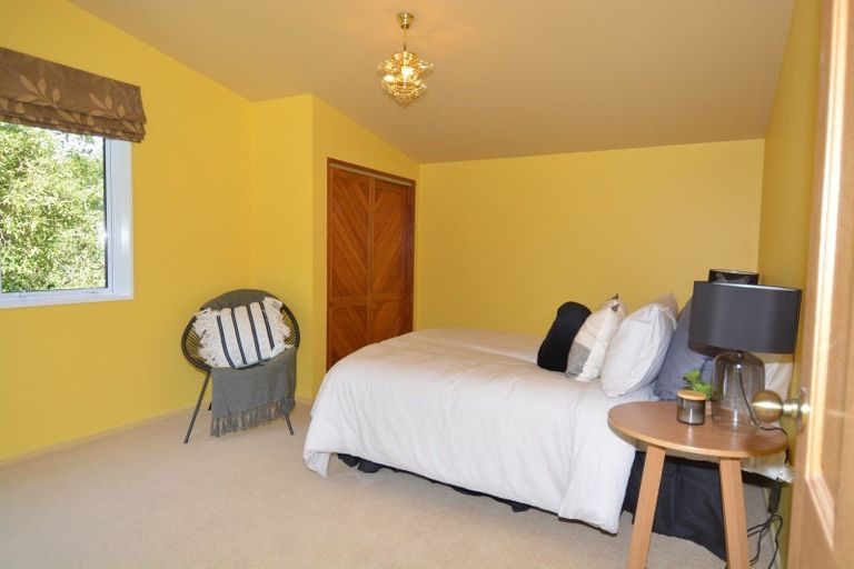 Photo of property in 33 Rakiura Parade, Otatara, Invercargill, 9879