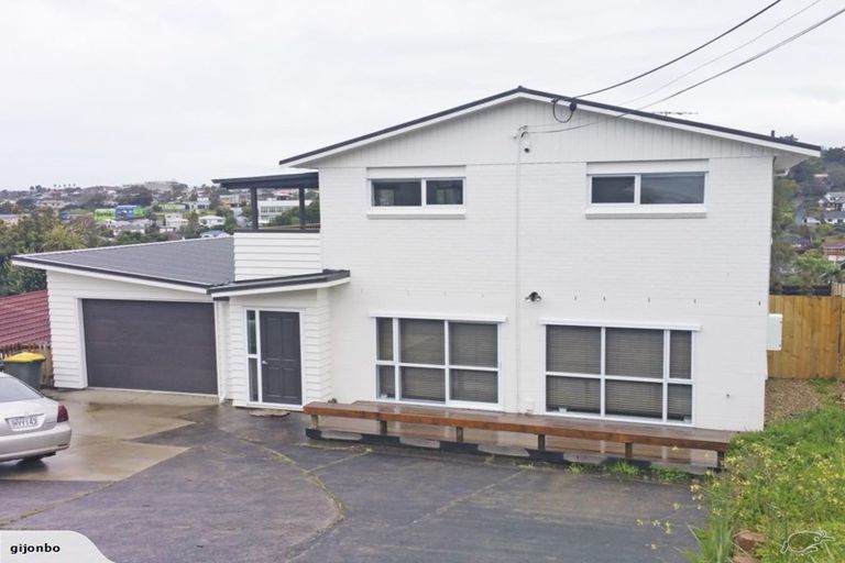 Photo of property in 12 Phillipa Place, Browns Bay, Auckland, 0630