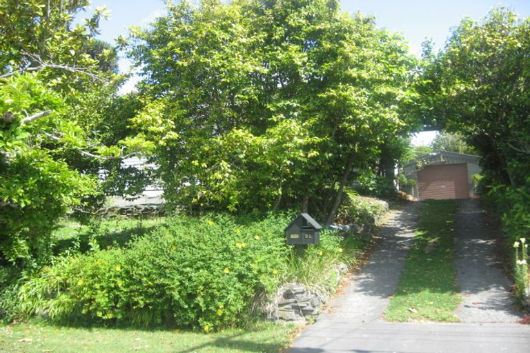 Photo of property in 96 Martin Avenue, Beckenham, Christchurch, 8023