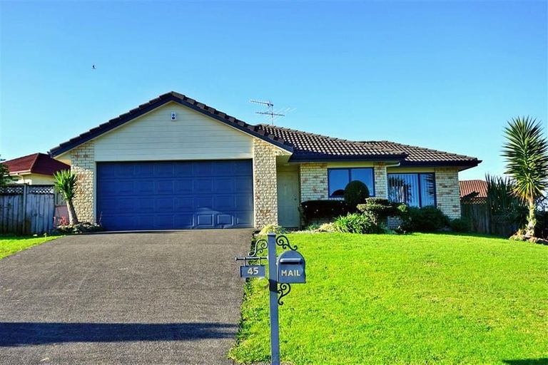 Photo of property in 45 Magic Way, Randwick Park, Auckland, 2105