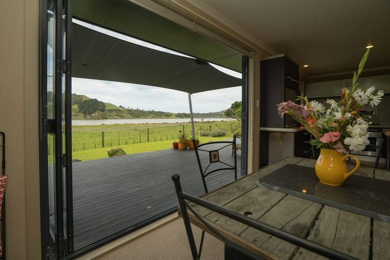 Photo of property in 139 Te Mahoe Road, Mokau, 4376