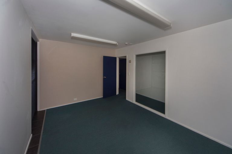 Photo of property in 11 Central Park Drive, Te Atatu South, Auckland, 0610