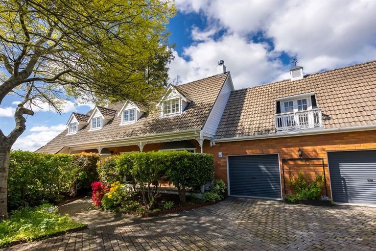 Photo of property in 69 Glenross Street, Glenross, Dunedin, 9011