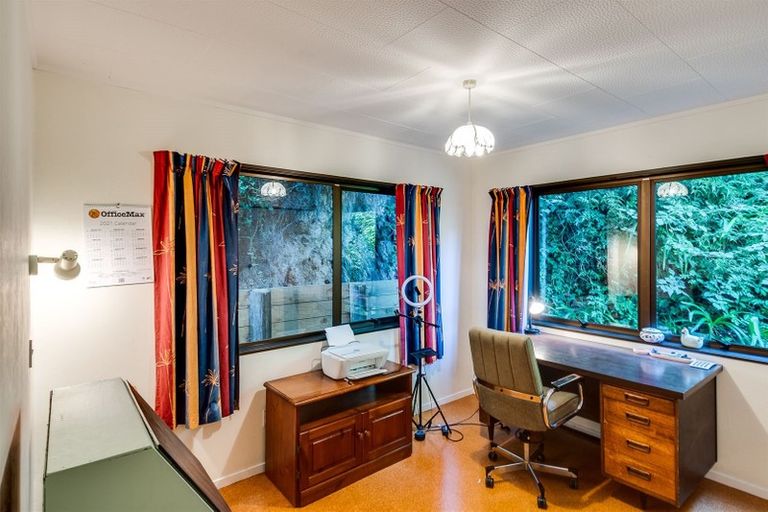 Photo of property in 27 Burns Road, Hospital Hill, Napier, 4110