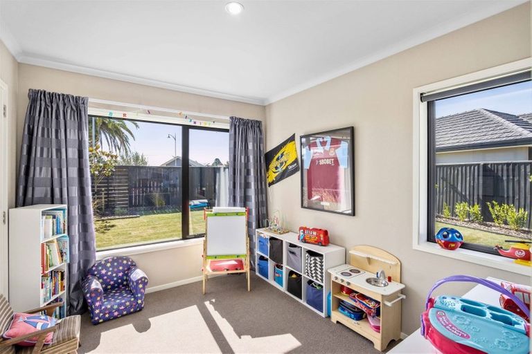 Photo of property in 16 Wootton Place, Kaiapoi, 7630