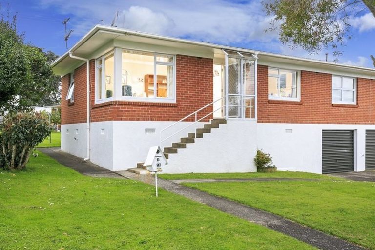Photo of property in 1/19 Pupuke Road, Takapuna, Auckland, 0622