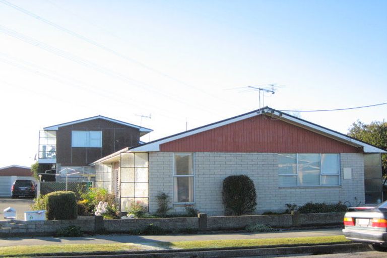Photo of property in 1/52 Mortlake Street, Islington, Christchurch, 8042