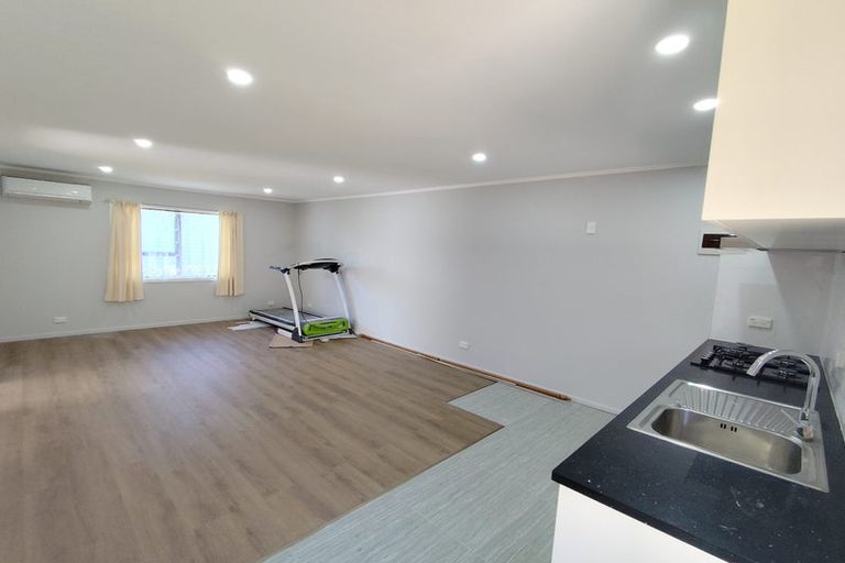 Photo of property in 26 Larnoch Road, Henderson, Auckland, 0610