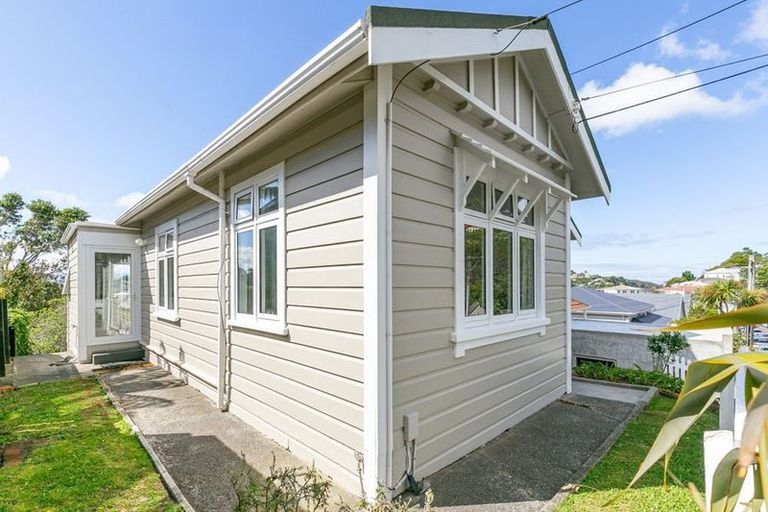 Photo of property in 36 Charlotte Avenue, Brooklyn, Wellington, 6021