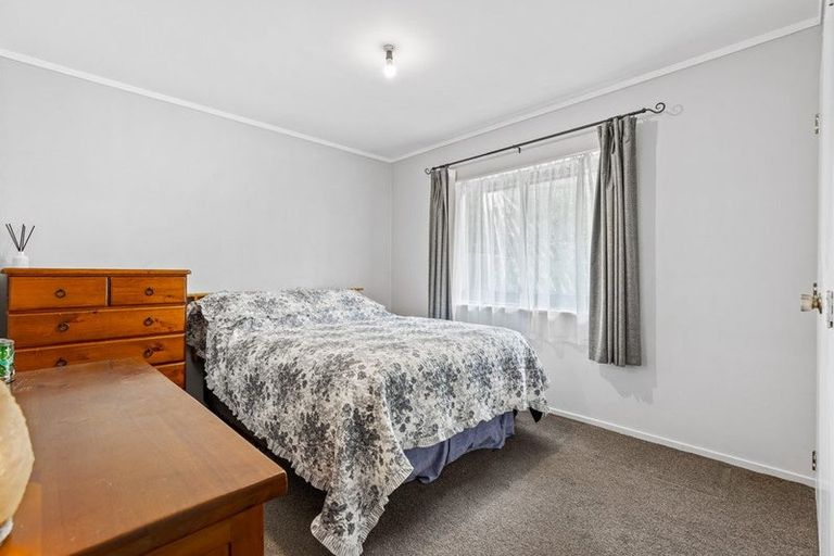 Photo of property in 2/4 Kahikatea Place, Ranui, Auckland, 0612