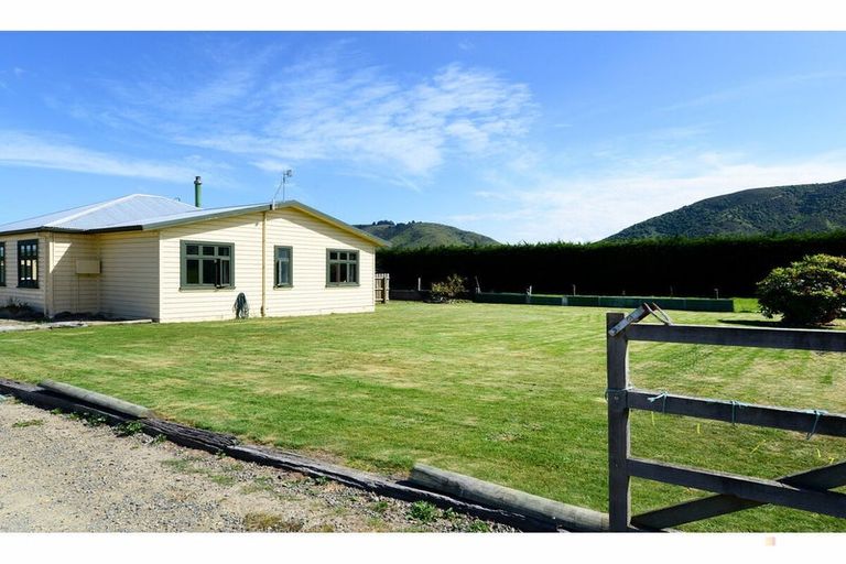 Photo of property in 19 Mount John Road, Waimate, 7977