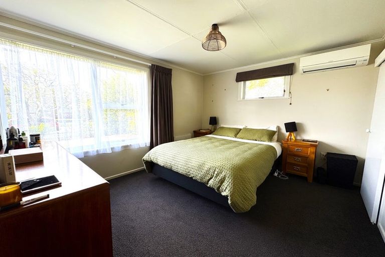 Photo of property in 26 Peters Avenue, Cloverlea, Palmerston North, 4412