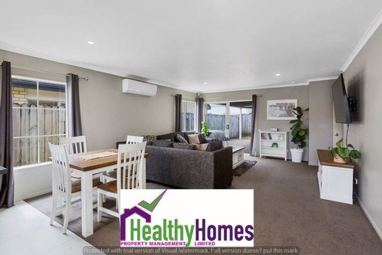 Photo of property in 10 Peachstone Lane, Henderson, Auckland, 0612